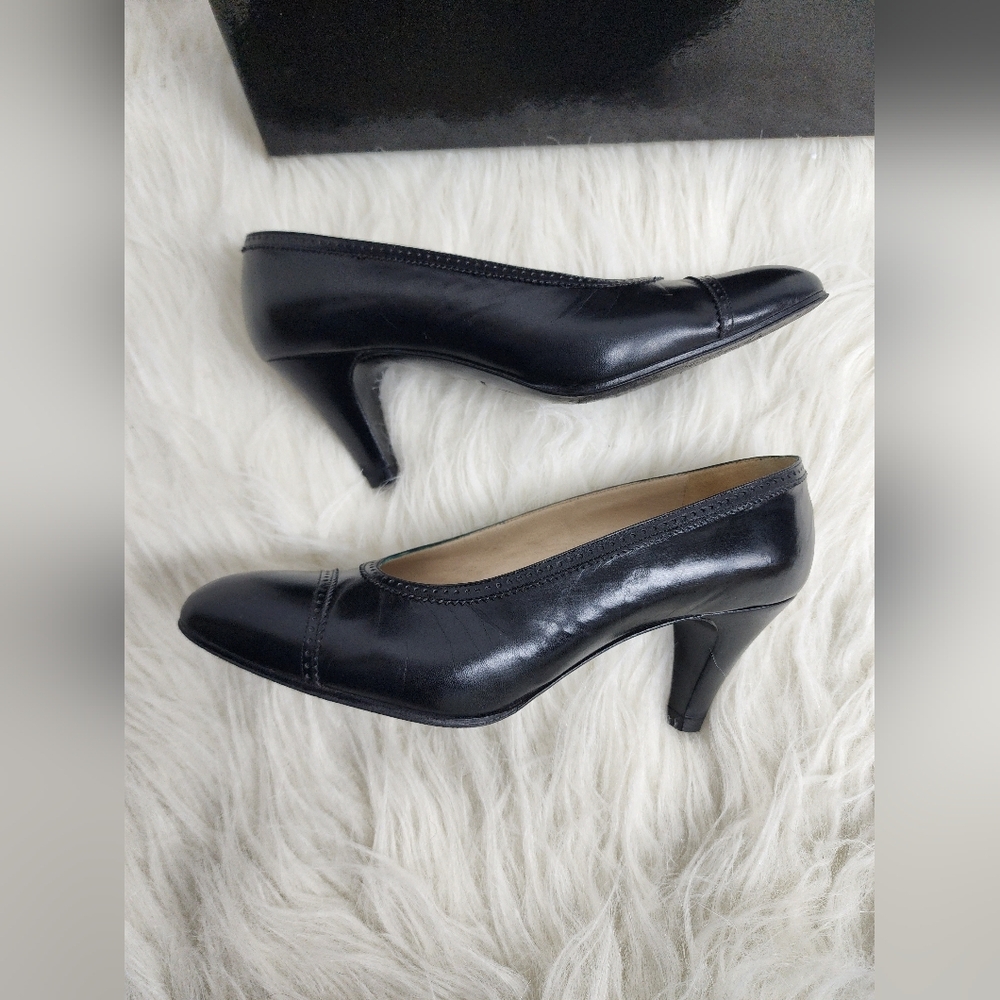 Auth Vintage 80s Chanel pump with patent - Picture 4 of 13